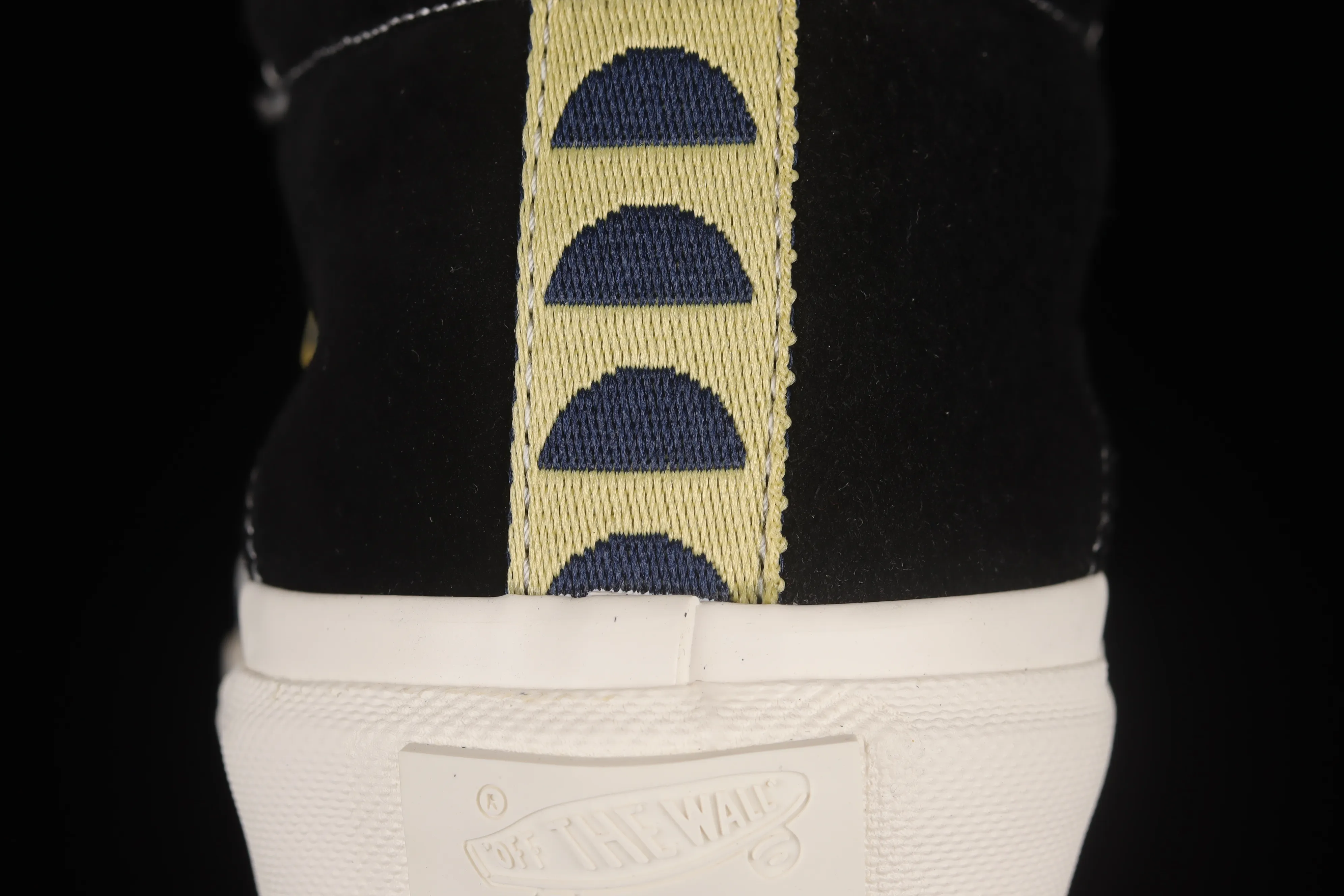 All categories Vans Vans series Vans Mid Vans China Vans Th Snake Trail Lx joint model China casual sneakers VN0A4UWR26M
